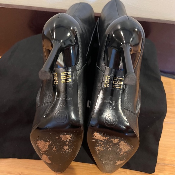 CHANEL BOOTS - Picture 4 of 5